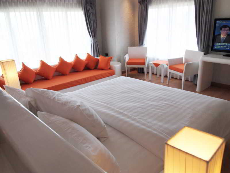 Oyo 626 The Chalet Phuket Resort Cape Panwa Экстерьер фото